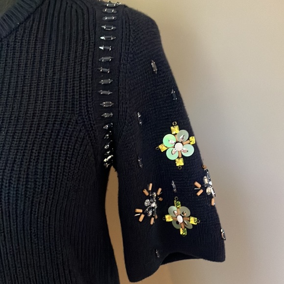 Gorgeous navy cotton blend short sleeved sweater with bling on & around sleeves - Picture 2 of 10